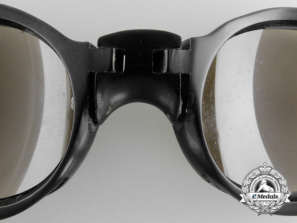 a_rare_set_of_luftwaffe_airman's_splinter_goggles_with_ultrasin_glasses"_d"_b_1733