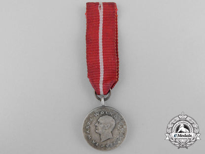 two_rare_polish_spanish_civil_war_decorations1936-1939_b_1798
