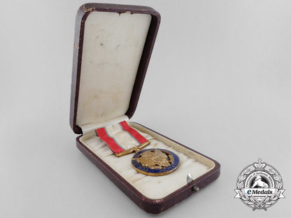 an_american_first_war_issued_army_distinguished_service_medal_with_case_b_2136