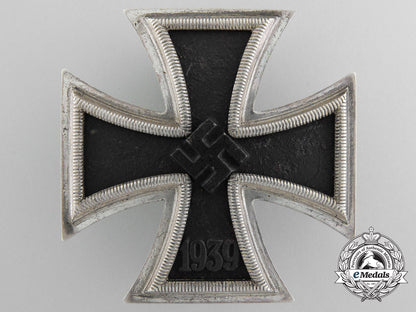 an_iron_cross_first_class_by_klein&_quenzer_with_case_b_2268