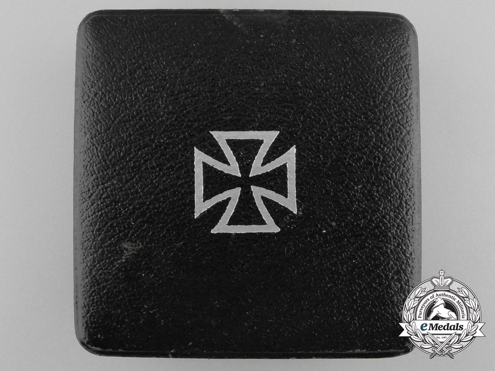 an_iron_cross_first_class_by_klein&_quenzer_with_case_b_2275