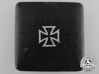 an_iron_cross_first_class_by_klein&_quenzer_with_case_b_2275