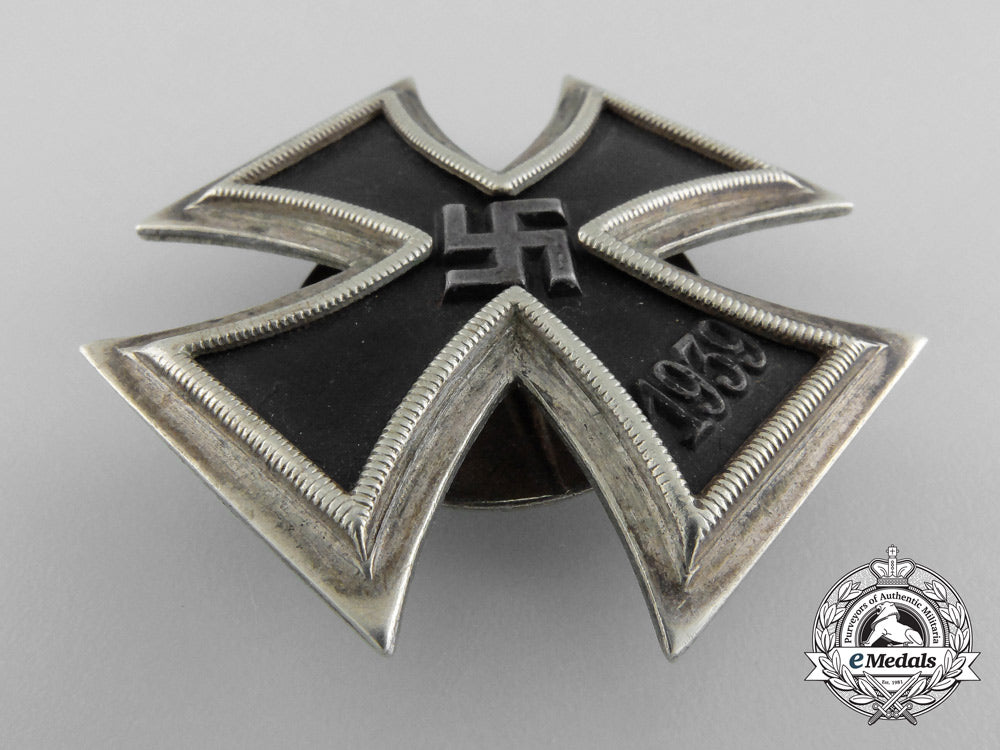 an_iron_cross_first_class1939_by_p._meybauer,_berlin_b_2293