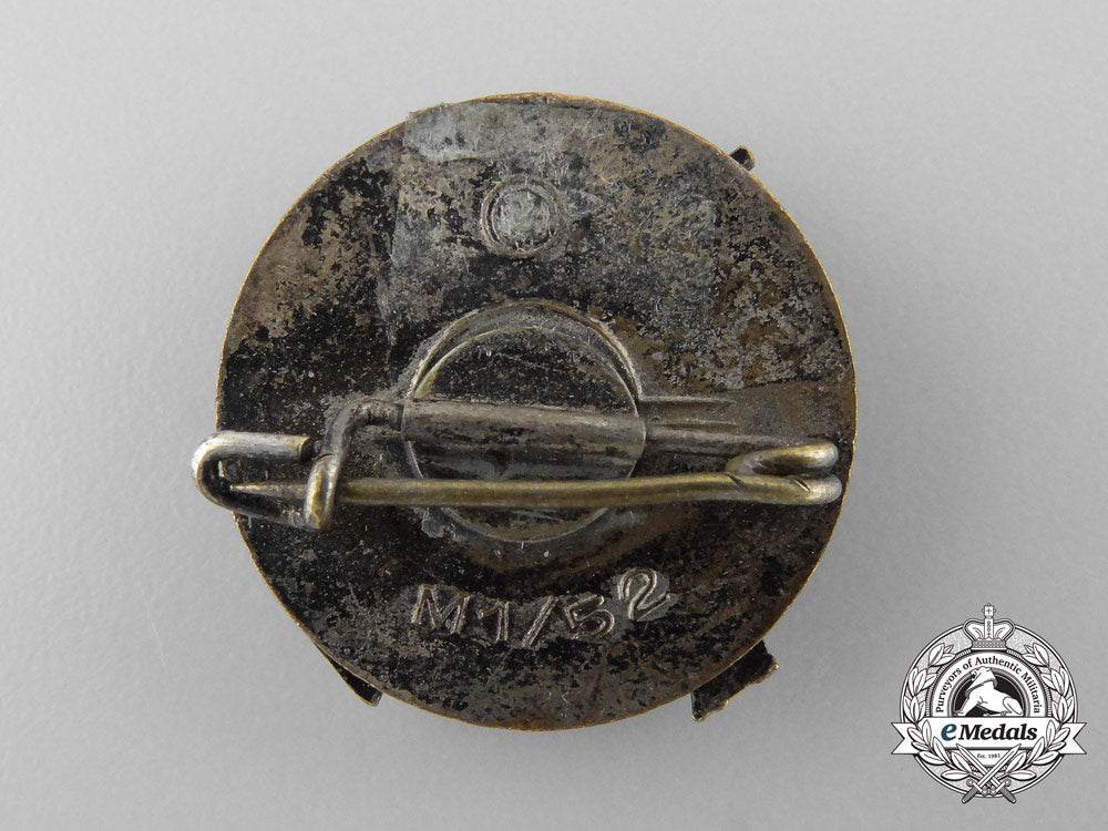 a_dj_shooting_badge_by_deschler_b_2306