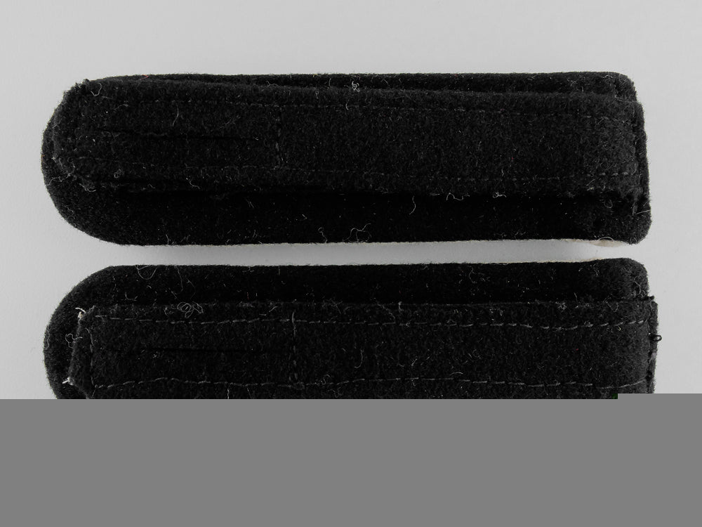 a_set_of_waffen-_ss_infantry_untersturmführer’s_shoulder_boards_b_239