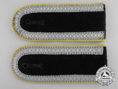 a_pair_of_waffen-_ss_signals_unterscharfuhrer_shoulder_straps_b_2632