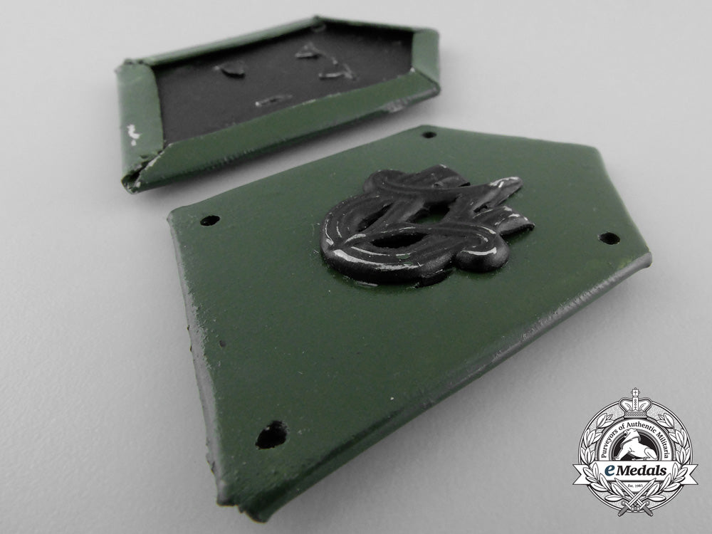 a_second_war_pair_of_croatian_army_collar_tabs;_pioneer/_technical_branch_b_2734