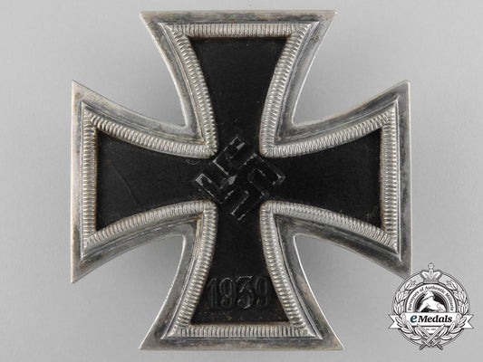 a_scarce_iron_cross1939_first_class_by_deschler&_sohn_b_2764