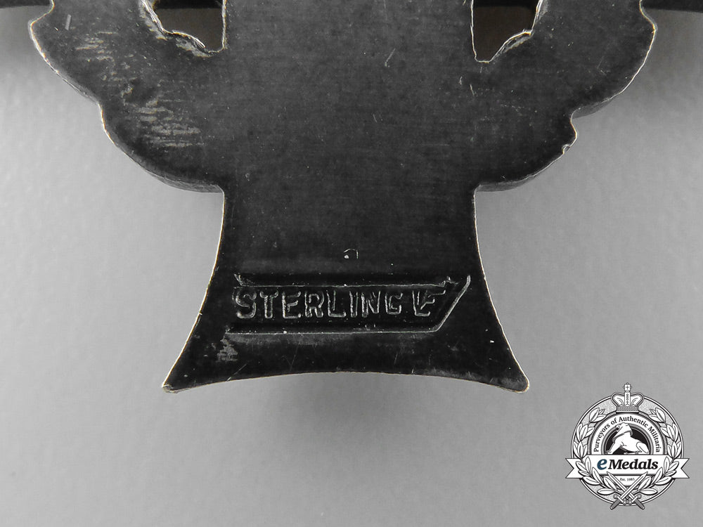 a_memorial_cross_to_leading_aircraftman_exley_rcaf_b_3201