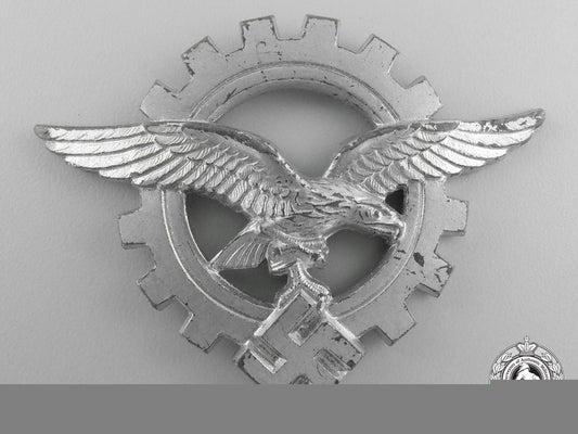a_luftwaffe_civilian_technician’s_officer’s_visor_cap_badge_b_326