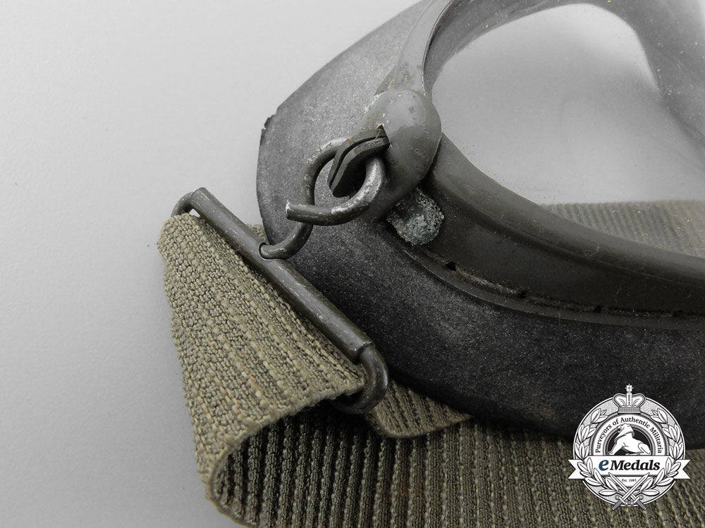 a_set_of_second_war_luftwaffe_model306_luftwaffe_flying_goggles_b_3333