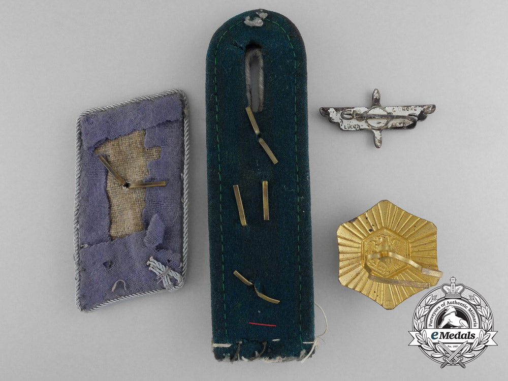 a_lot_of_four_second_war_period_german_badges&_insignia_b_4007