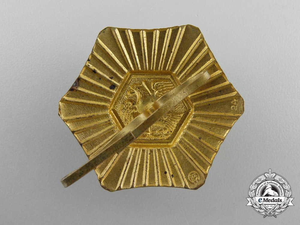 a_lot_of_four_second_war_period_german_badges&_insignia_b_4015