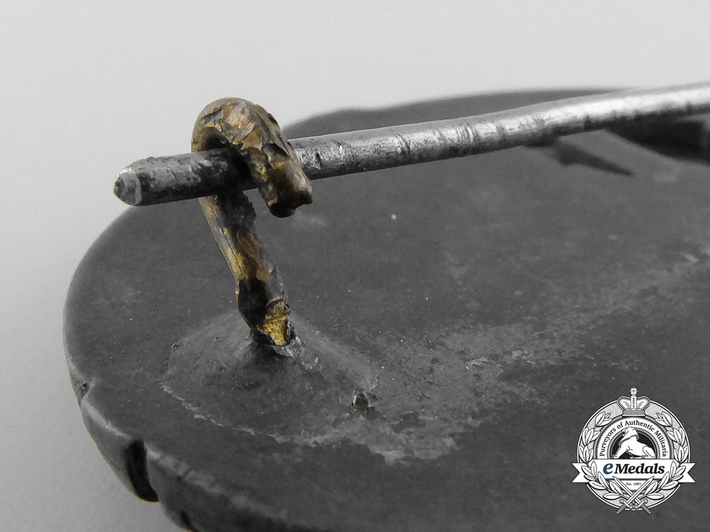 a_silver_grade_tank_badge_by_karl_wurster_k.g._b_4148