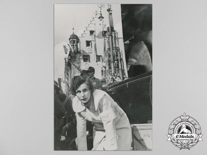 four_press_photographs_of_propagandist_film_director_leni_riefenstahl_b_4231