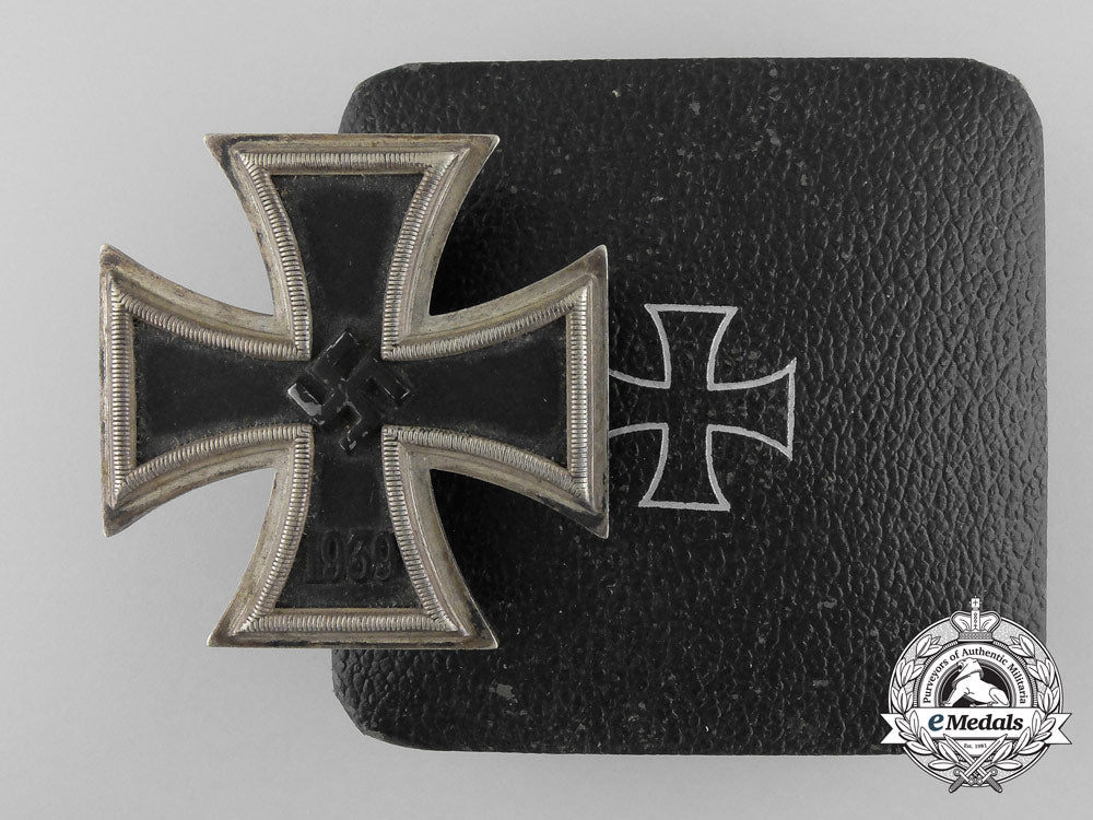 an_iron_cross_first_class1939_by_zimmermann_with_case_b_5057