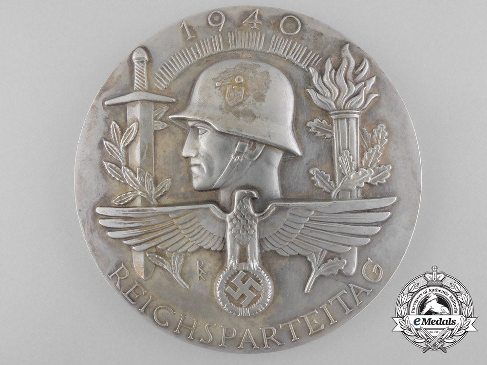 germany,_nsdap._a_large_prototype_medal_for_the1940_national_party_convention_by_deschler_b_5305