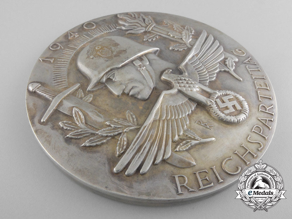 germany,_nsdap._a_large_prototype_medal_for_the1940_national_party_convention_by_deschler_b_5309