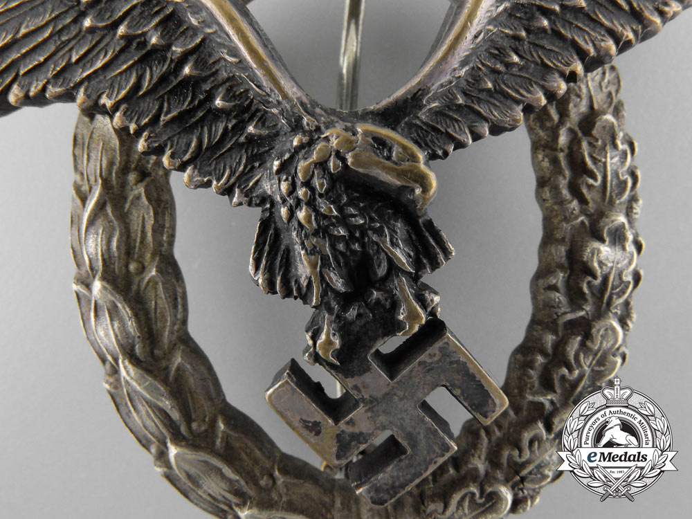 an_early_luftwaffe_pilot's_badge_by_juncker,_berlin_b_5421