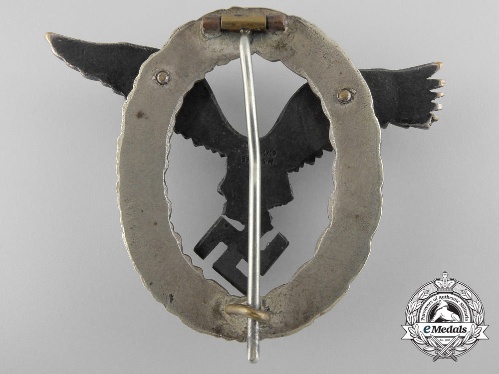 an_early_luftwaffe_pilot's_badge_by_juncker,_berlin_b_5422