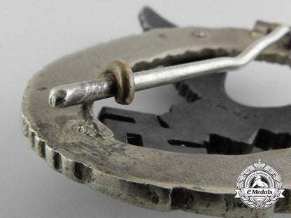 an_early_luftwaffe_pilot's_badge_by_juncker,_berlin_b_5425
