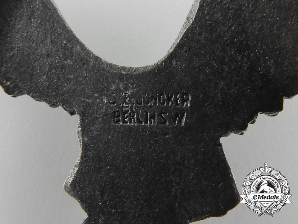 an_early_luftwaffe_pilot's_badge_by_juncker,_berlin_b_5427