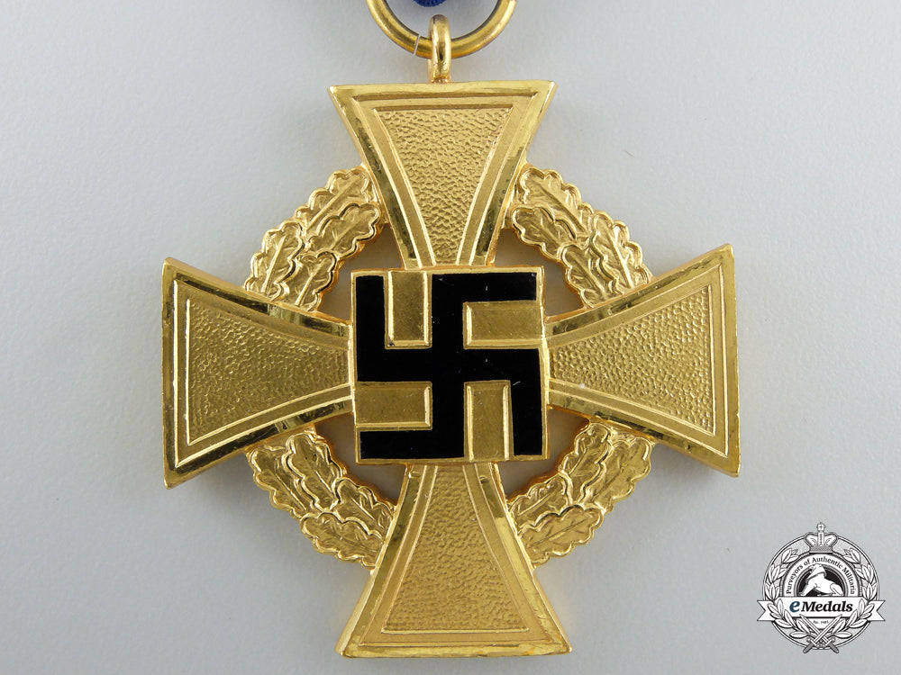 a_german_faithful_service_decoration;1_st_class_for_forty_years'_service_with_case_b_562