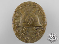 A Gold Grade Wound Badge; Large Version