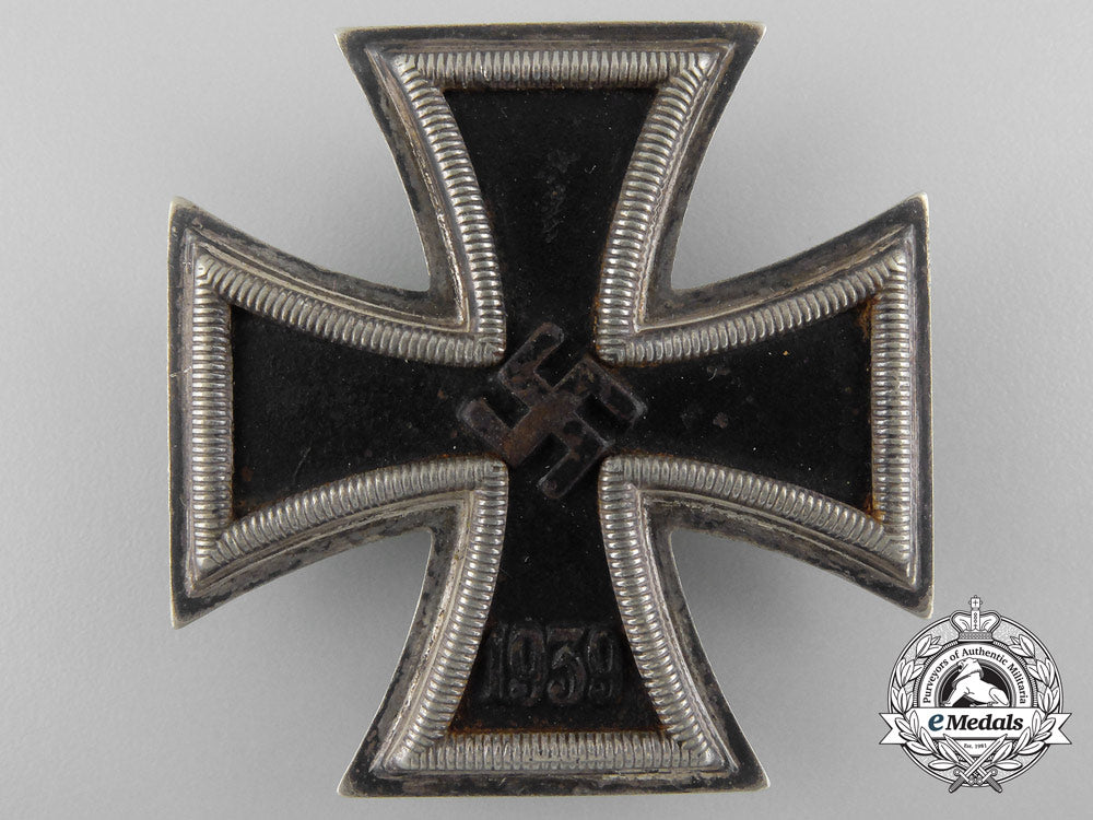 an_iron_cross_first_class1939_by_fritz_zimmermann_with_case_b_5760