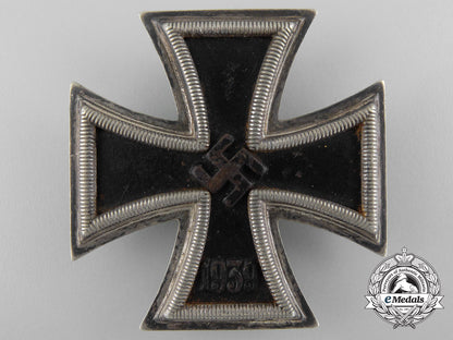 an_iron_cross_first_class1939_by_fritz_zimmermann_with_case_b_5760