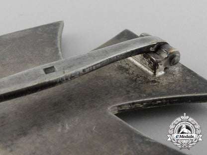 an_iron_cross_first_class1939_by_fritz_zimmermann_with_case_b_5765