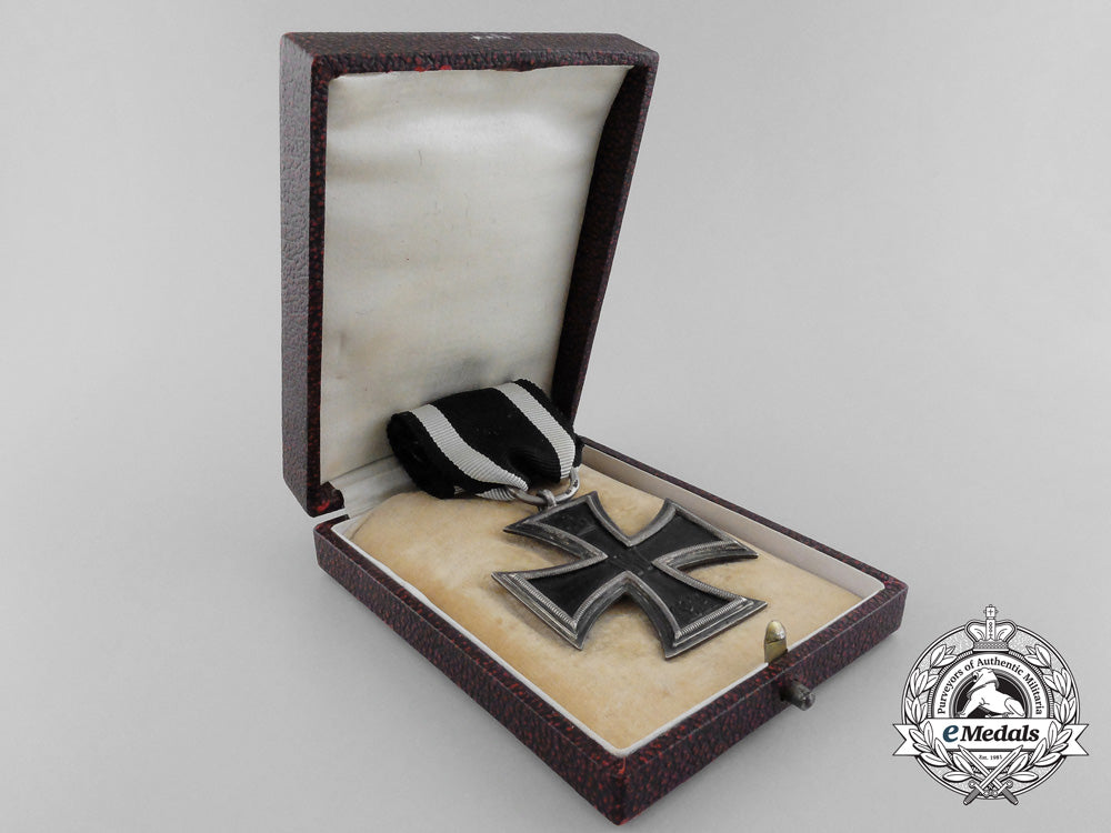 an_iron_cross_second_class1914_by_carl_dillenius_with_case_b_6285