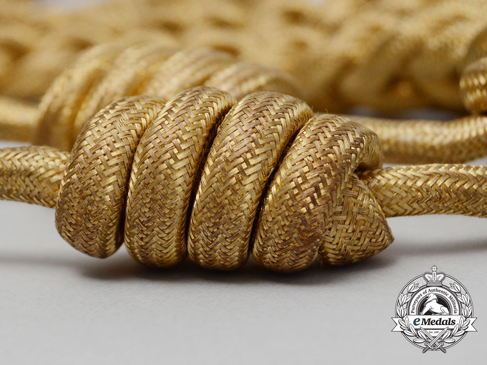 a_british_army_officer's_aiguillette_b_6410