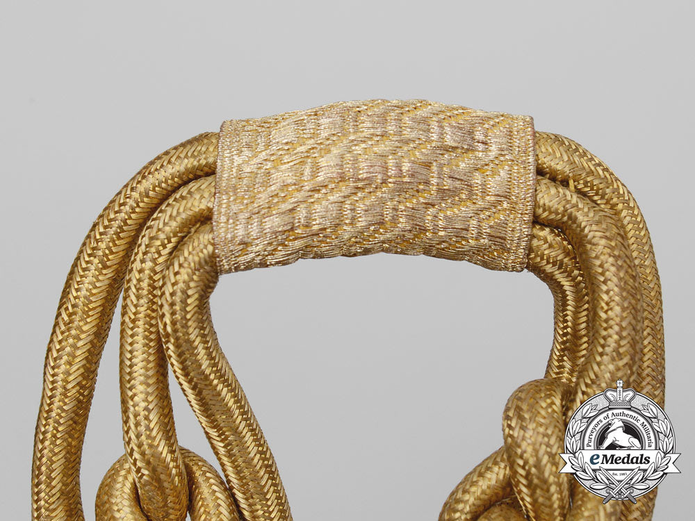 a_british_army_officer's_aiguillette_b_6411