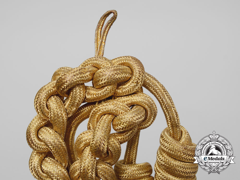 a_british_army_officer's_aiguillette_b_6413