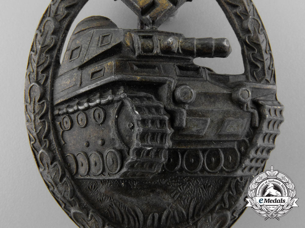 germany._a_bronze_grade_tank_badge_with_carton_of_issue_b_6683