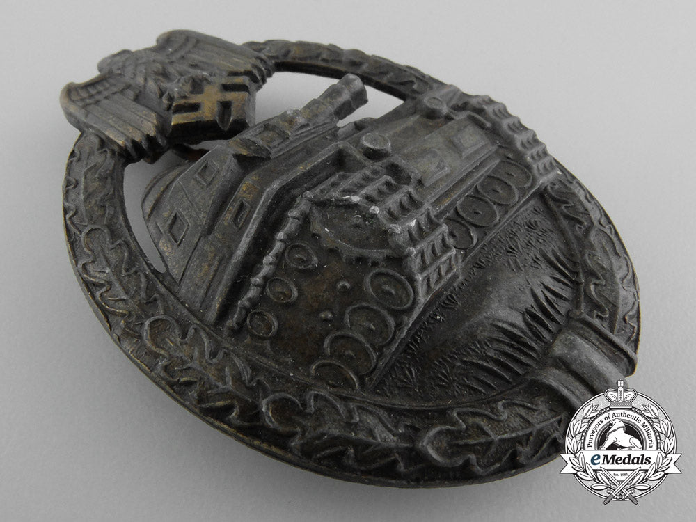 germany._a_bronze_grade_tank_badge_with_carton_of_issue_b_6685