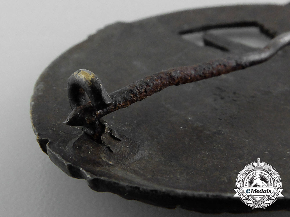 germany._a_bronze_grade_tank_badge_with_carton_of_issue_b_6687