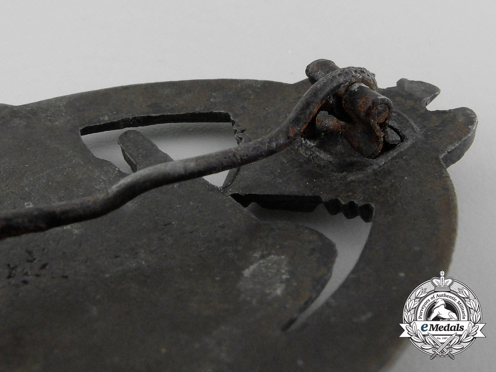 germany._a_bronze_grade_tank_badge_with_carton_of_issue_b_6688