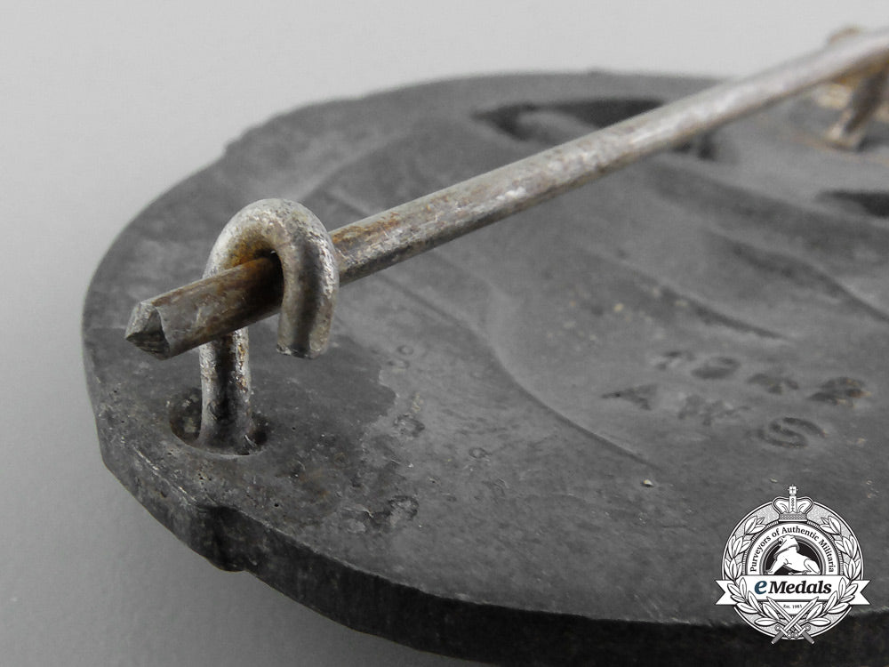 a_silver_grade_tank_badge_by_arno_wallpach_of_salzburg1942_b_6720