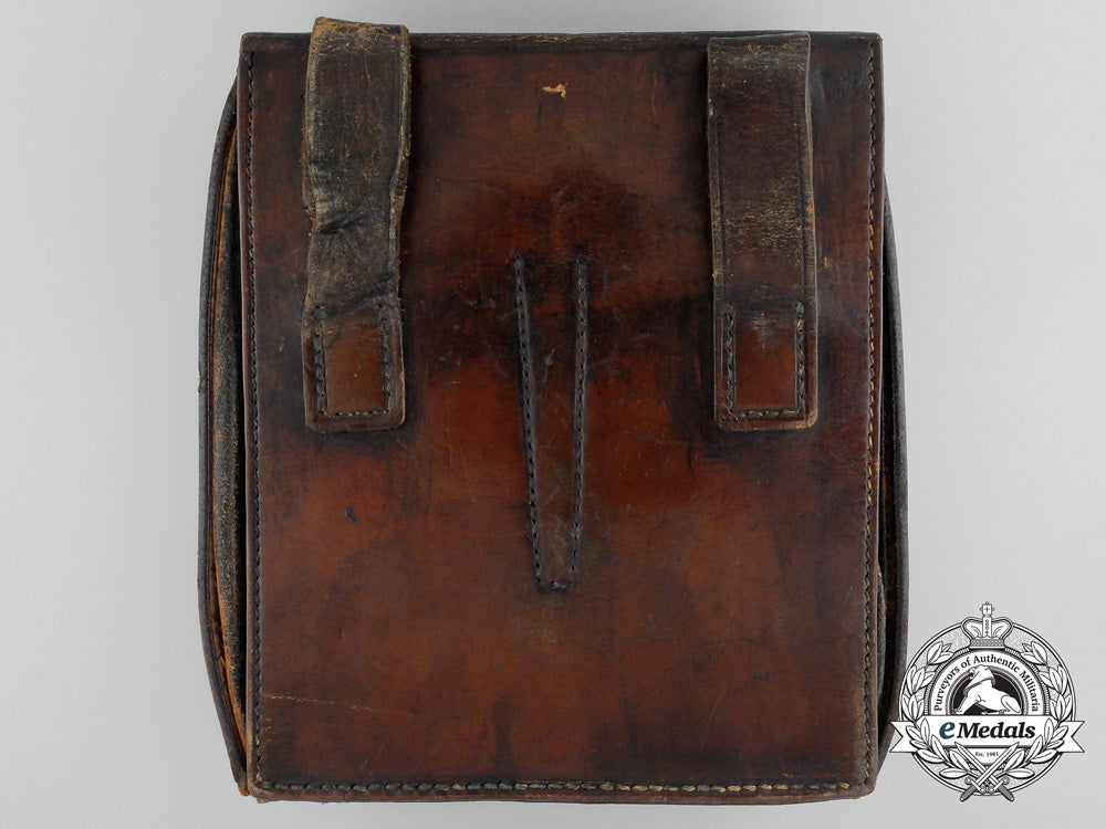 a_german_late_war_stretcher-_bearer’s_pouch_d.k.r_b_7023_1