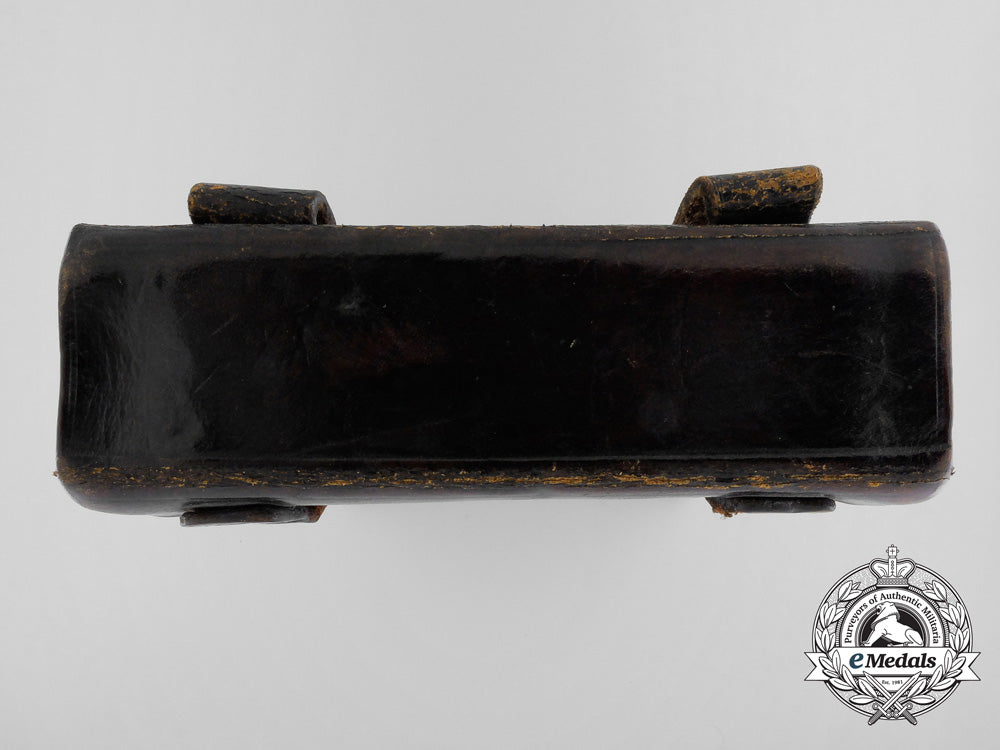 a_german_late_war_stretcher-_bearer’s_pouch_d.k.r_b_7029_1