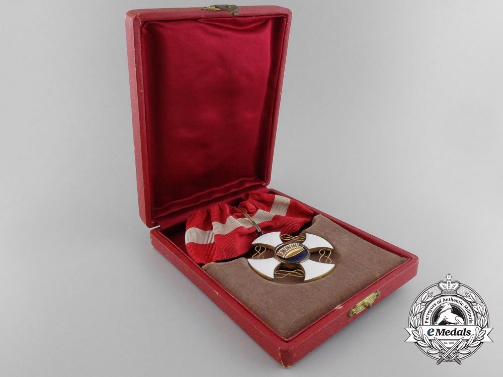 an_order_of_the_crown_of_italy_in_gold;_commander_with_case_b_7104