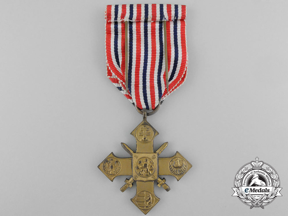 a_czechoslovakian_war_cross1939-1945_with_case_b_7125