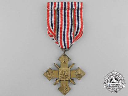 a_czechoslovakian_war_cross1939-1945_with_case_b_7125