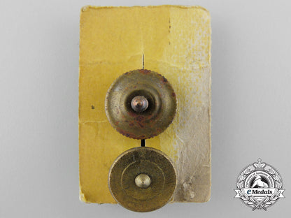 sixteen_british&_canadian_pins,_badges_and_medals_b_7169