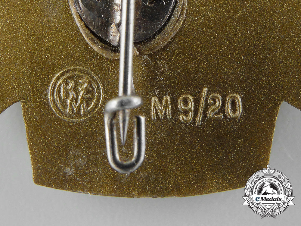 a_commemorative1939_national_socialist_war_victim’s_care_badge;_rzm_marked_b_7194