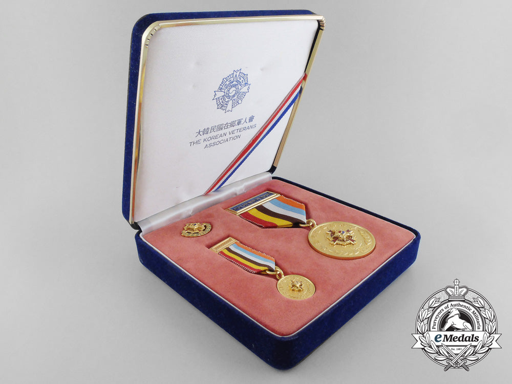 a_korean_war_veterans_association_medal_with_miniature&_case_b_7216