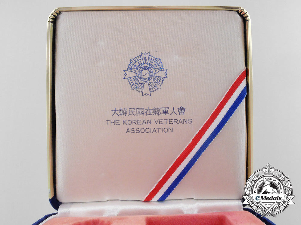 a_korean_war_veterans_association_medal_with_miniature&_case_b_7225