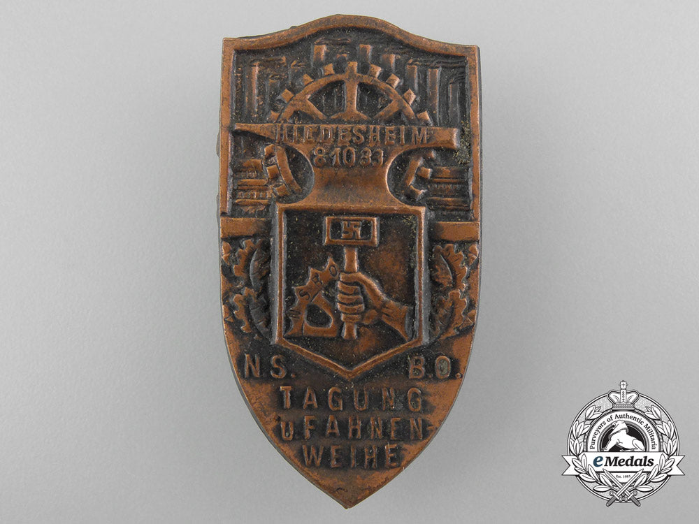 germany,_wehrmacht._a1933_presenting_the_colours_at_hildensheim_badge_b_7386